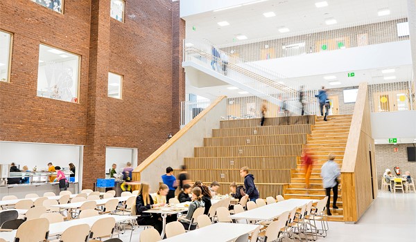 Akvarellissa on monipuolisia koulu-, päiväkoti- ja oheistoimintaan sopivia tiloja