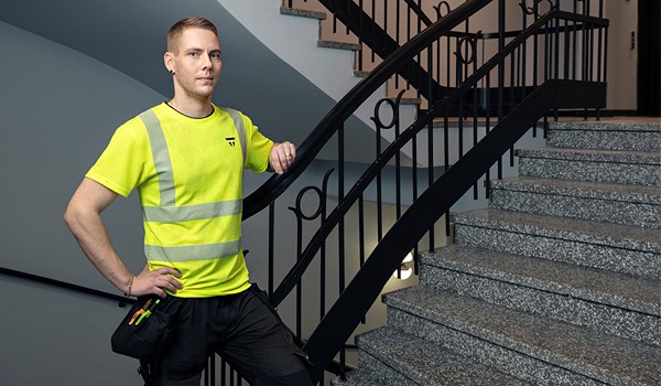 Asennuskokemus oli positiivinen ja järjestelmän ohjelmointiohjelma vaikutti hyvin selkeältä ja helppokäyttöiseltä